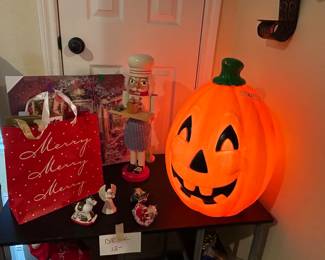 Halloween Blow Mold, nutcrackers