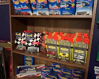 Hot Wheels, Matchbox, Revell Racing