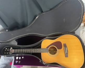 003 Yamaha Guitar Lot