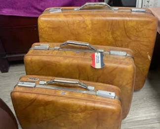 Vintage Luggage Set