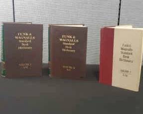 Funk And Wagnalls Standard Desk Dictionary