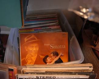 Hundreds of Records, Condition unknown on all of them, various musical genres