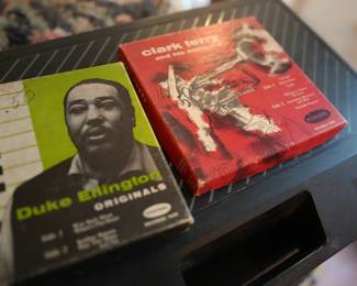 Hundreds of Records, Condition unknown on all of them, various musical genres