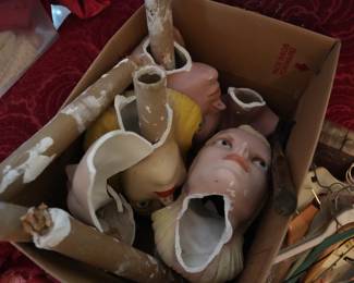 Pile of Hat Holders, condition is a little rough, can be fixed
