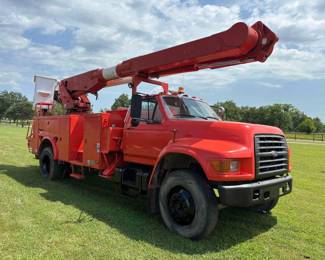 1998 Ford F800 Truck