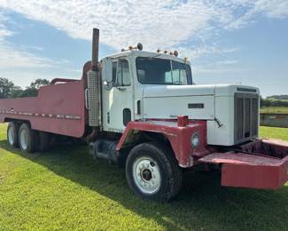 1982 International F-5050; F-5070 Truck