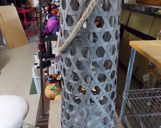 Wicker candle holder