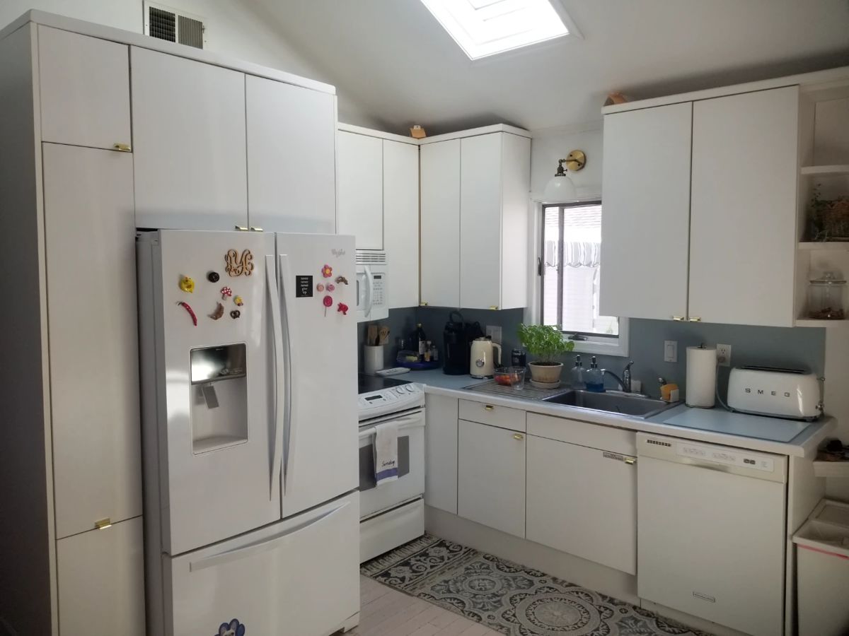 Nice white kitchen