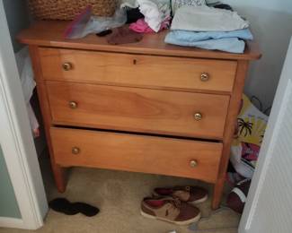 3-drawer dresser