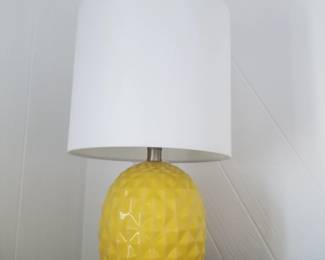 Pineapple table lamp