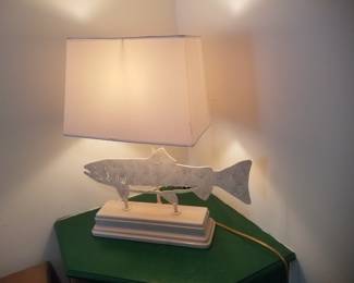 Fish table lamp