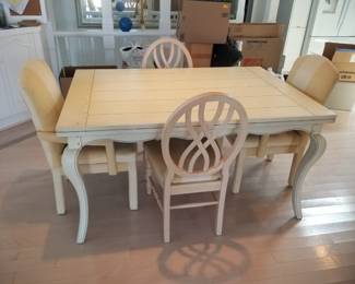 Dining set seats 4