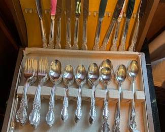 International Silver CO  - Tarnish-Resisting Chest - Never been used. 