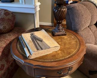 Traditional Round Accent Table