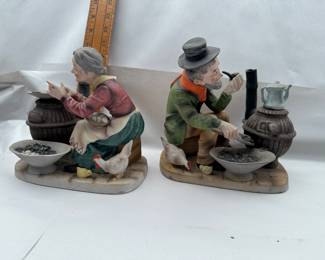 2 Lefton Figurines $10.00