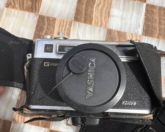 Yashica Electro 35 Camera $25.00 (see cracked glass)