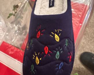 New Club Room Men's Lights Slippers Small 6-7 $9.00 Each (there are 12 pairs of these)