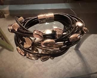 Heart Magnetic Bracelet $4.00