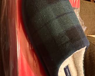 New Club Room Men's Green Plaid Slippers Small 6-7 $9.00 Each (there are 8 pairs of these)