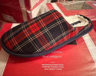 New Club Room Men's Red Plaid Slippers Small 6-7 $9.00 Each (there are 2 pairs of these)