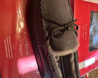 New Club Room Men's Gray Slippers Small 6-7 $9.00 Each (there are 25 pairs of these)
