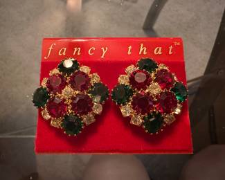 Fancy That Clip Holiday Earrings $3.00