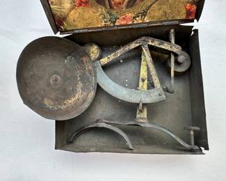 Antique Scale $15.00