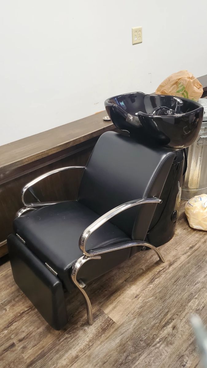 Hair Sink with reclining chair & foot rest.
Hair trap, neck cushion and all plumbing.
$300
