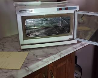 Small Hot Cabi 17 inches wide x 11 1/2 inches tall. Good Condition!
$40