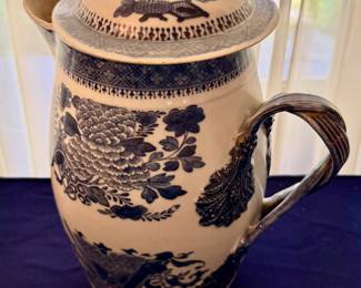 A large Chinese export covered jug. 