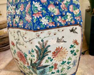 Very fine antique Chinese export garden seat. 