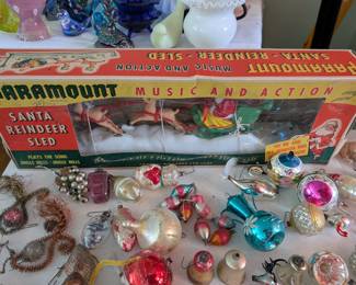 VICTORIAN CHRISTMAS BULBS