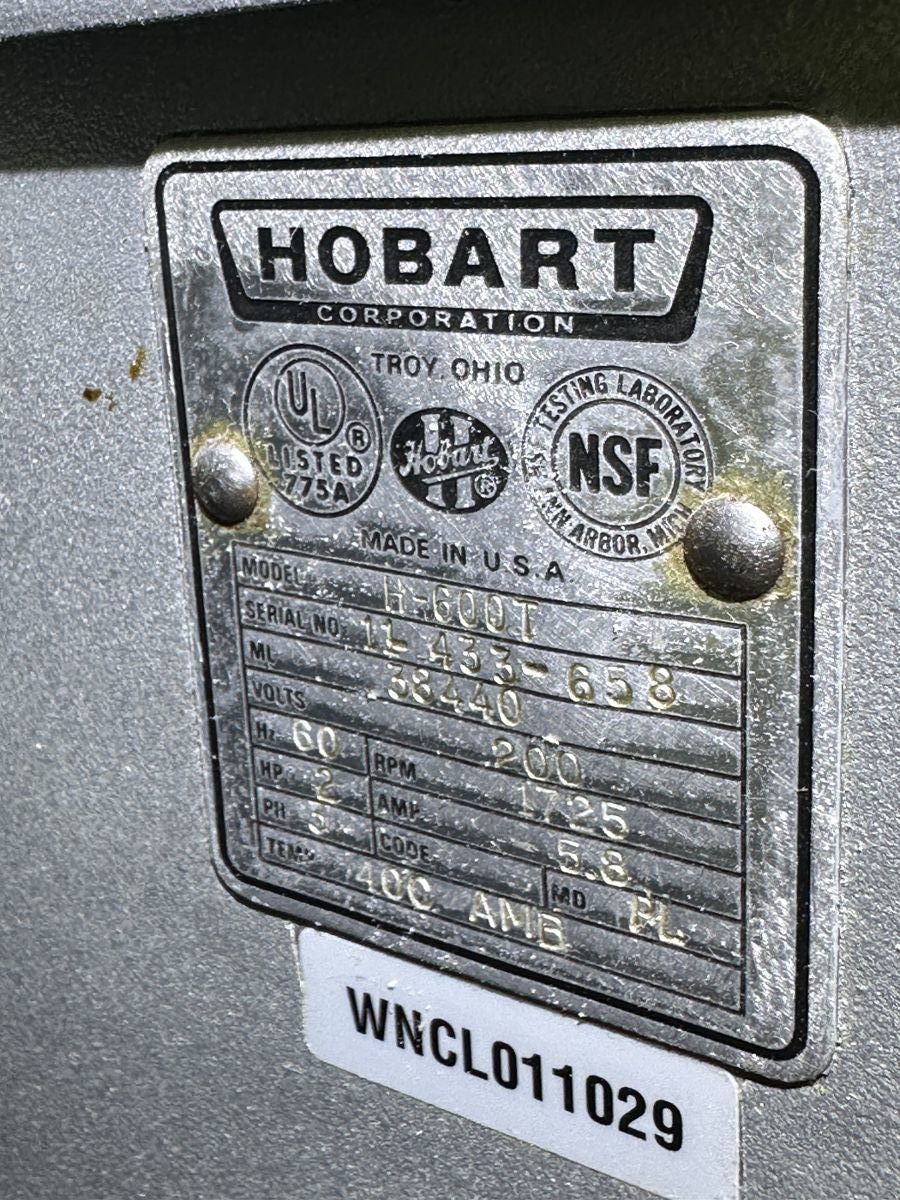 Hobart 60-Quart Commercial Mixer – HL600T
Industry-standard Hobart HL600T planetary mixer, 2 HP motor, 60-quart capacity. 3-phase, 200–240V, built to mix heavy doughs and batters with ease. Includes stainless steel bowl and dough hook. Gear-driven transmission with multiple fixed speeds and safety guard.