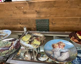 Decorative Collector Wall Plates 
