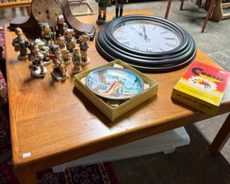 Mantle Clock, Wall Clock, Wooden Table