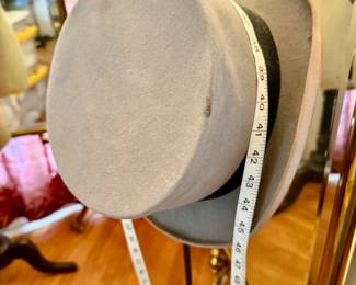 Early 20th century felt top hat in good condition
