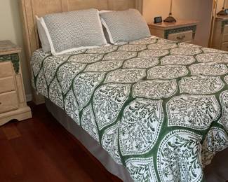 Queen? Bed set with elaborate headboard