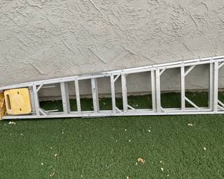 Aluminum ladder