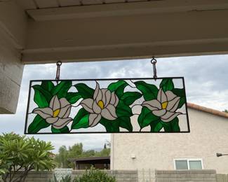 Leaded stained glass hanging three flowers