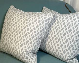 (2pc) Throw Pillows - Chainlink 2/2 | Two custom-made light blue and white throw pillows featuring a chainlink pattern. Set 2/2. - w. 20 in