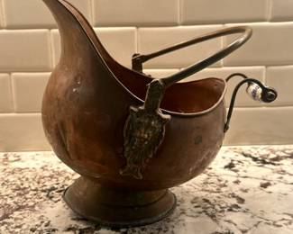 Copper Scuttle/Coal Bucket | Vintage copper scuttle/coal bucket with decorative lion's head element on overhead handle and a blue and white Delft ceramic handle for pouring. - h. 10 x w. 10 x d. 8 in