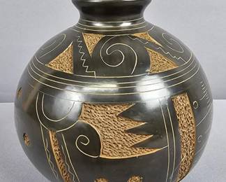 Roger Calero Pottery Vase Handcrafted in Nicaragua