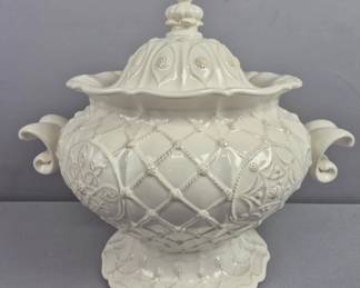 Large Juliska Berry & Thread Ceramic Soup Tureen
