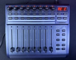 Behringer BCF2000 USB Mixer