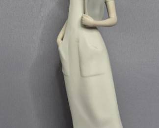 Lladro Nurse Figurine #4603