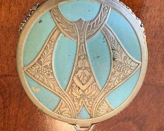 VINTAGE POWDER COMPACT