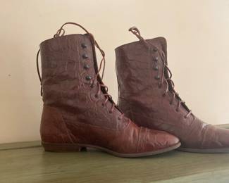 Joan & David leather lace up bootie. Sz 7.5