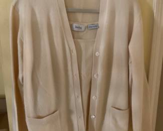 Neiman Marcus yellow cashmere sweater set szL