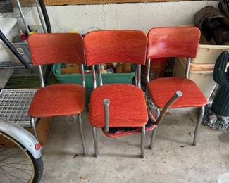 allied vintage chairs and table