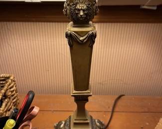 lion head lamp